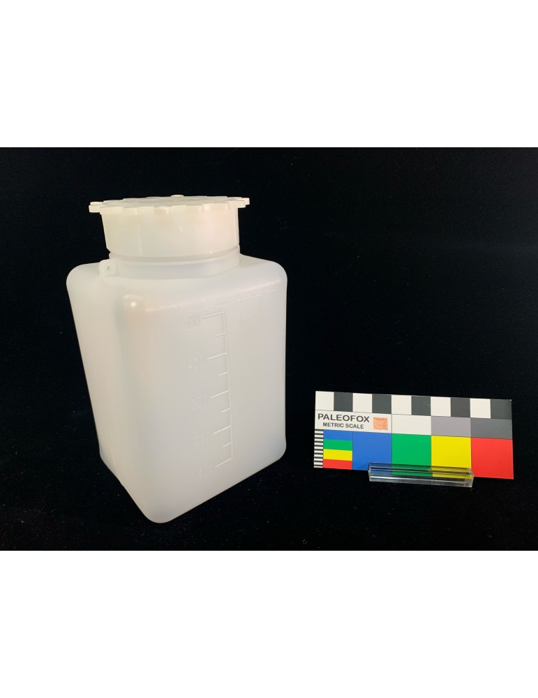 FC004 rectangular polyethylene bottle mm 70x80x138 - 500 cc